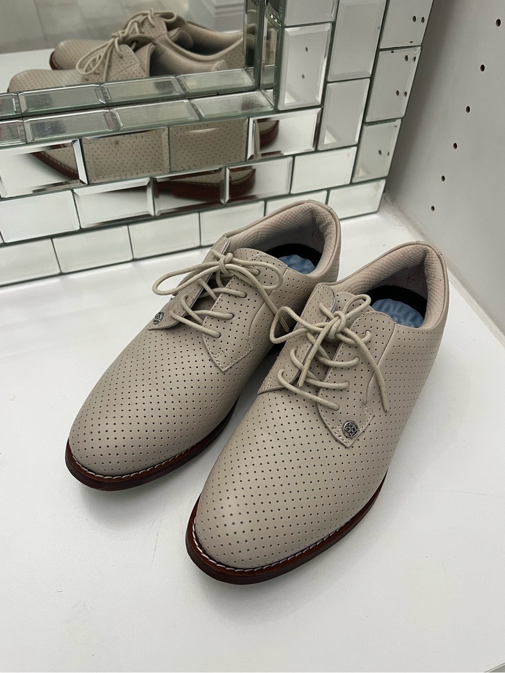 G/FORE Womens Perforated Gallivanter Luxe Leather Golf Shoes - Stone - Sz 7